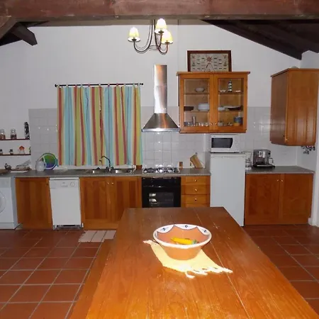 Casa Da Felicidade - Three Bedroom House In Pataias 公寓
